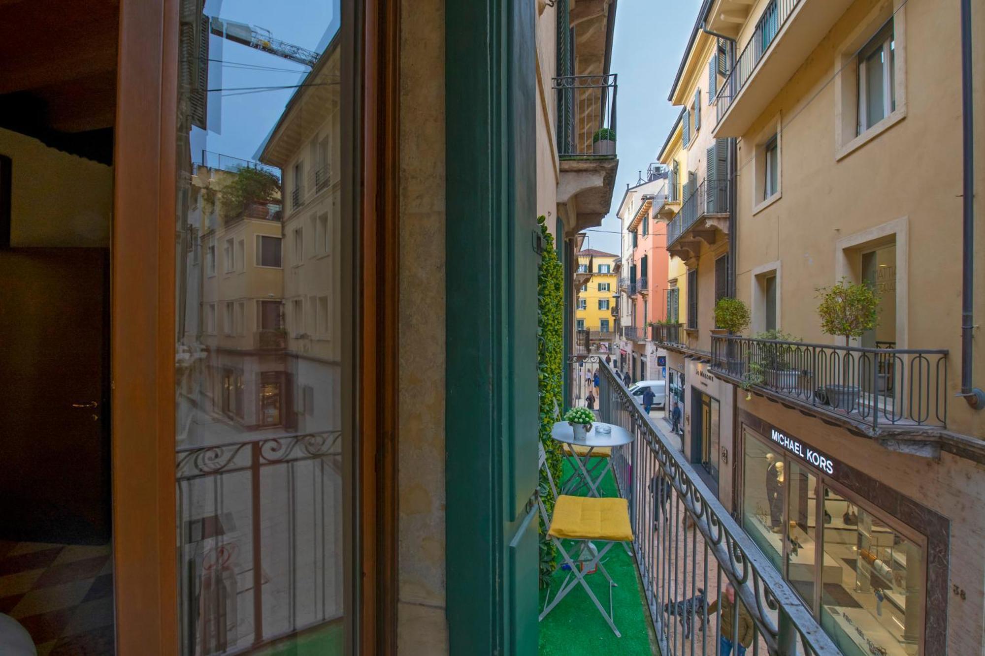 Palace Home Mazzini Vérone Extérieur photo