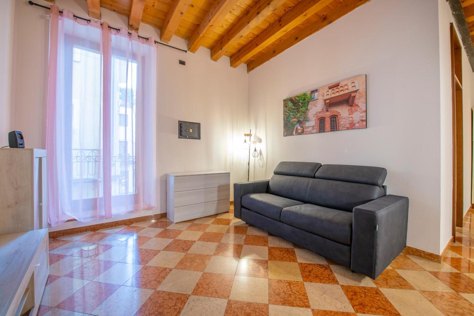 Palace Home Mazzini Vérone Extérieur photo