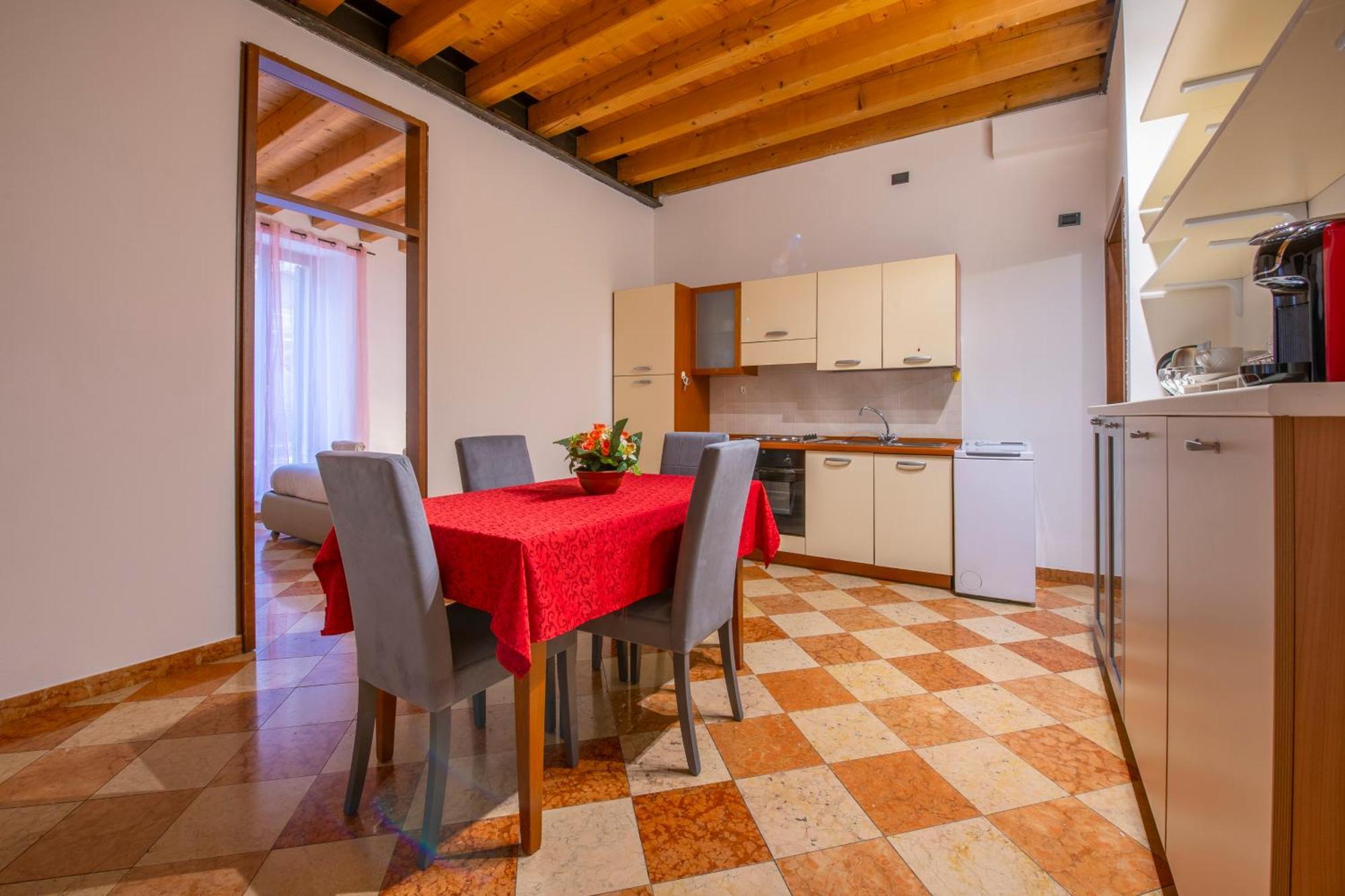 Palace Home Mazzini Vérone Extérieur photo