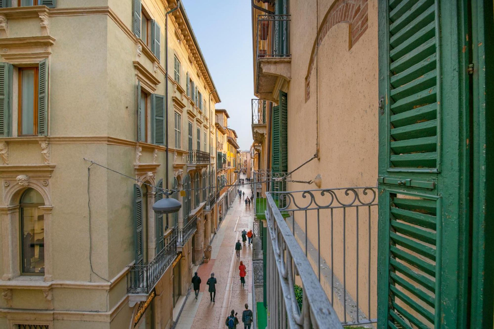 Palace Home Mazzini Vérone Extérieur photo