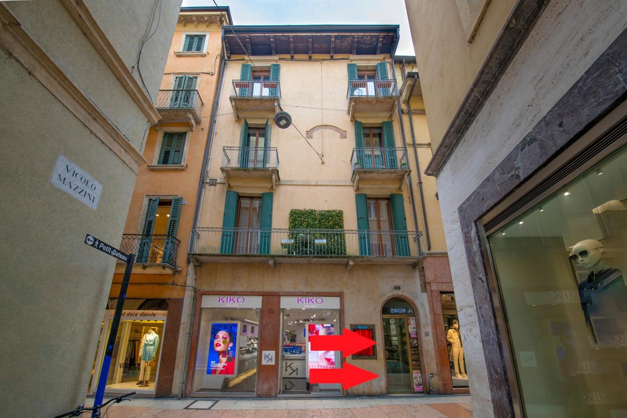 Palace Home Mazzini Vérone Extérieur photo