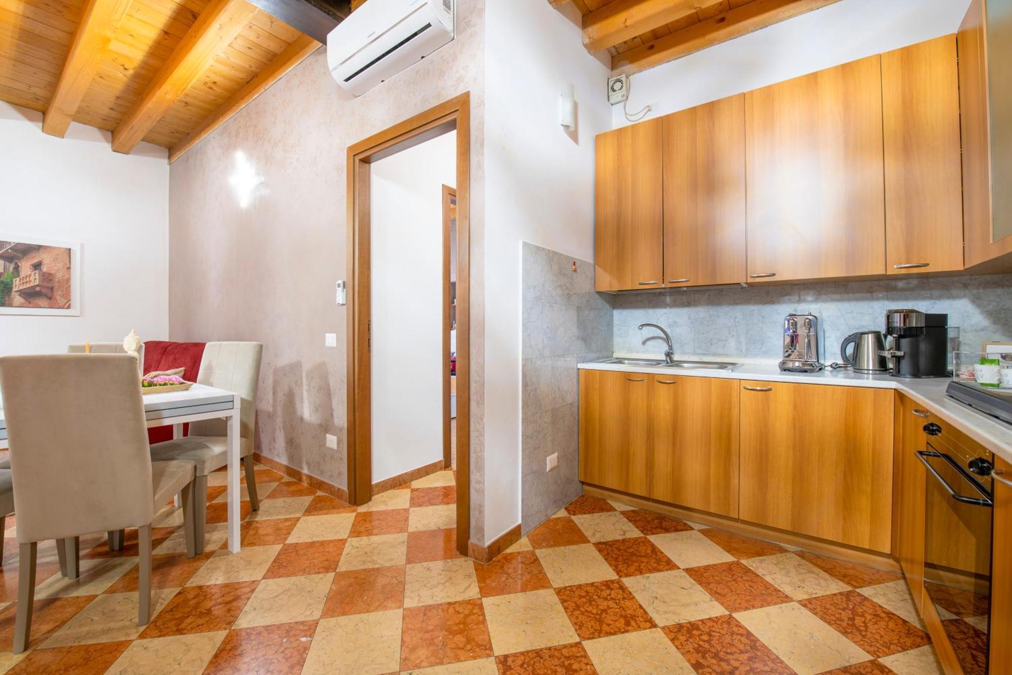Palace Home Mazzini Vérone Extérieur photo